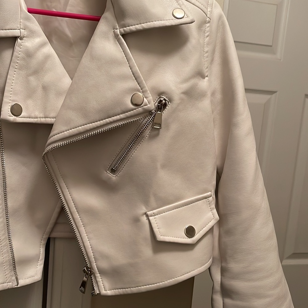 White leather jacket - Picture 5 of 8